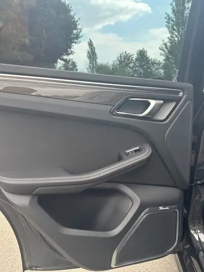 Porsche Macan 440 ch — SUV sportif premium, entretien complet, garantie jusqu'en 2026 — Thumbnail 9