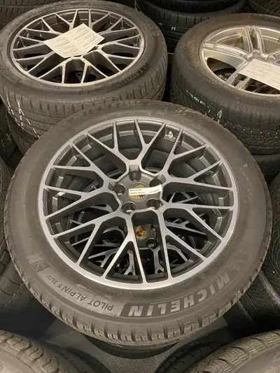 Porsche Macan 440 ch — SUV sportif premium, entretien complet, garantie jusqu'en 2026 — Thumbnail 13