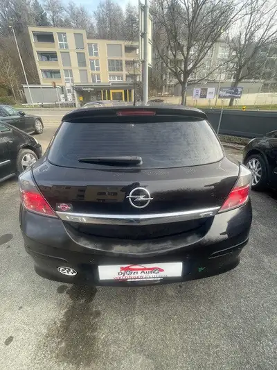 Opel Astra 2007 — Berline compacte fiable, moteur 140 ch essence — Innenraum