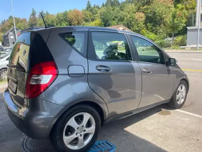 Mercedes-Benz Classe A 180 — Berline compacte élégante, entretien à jour — Detail