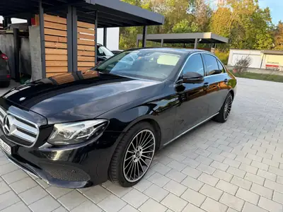 Mercedes-Benz E 220 Diesel — Élégance berline avec motorisation efficace — side view