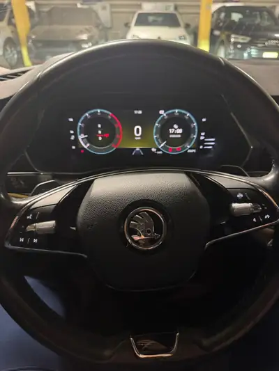 Škoda Octavia Combi Diesel — Break spacieux, entretien exemplaire, 8 jeux de roues — detail