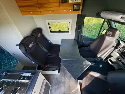 Mercedes-Benz Sprinter 419 4x4 CreaVan — Camping-car familial haut de gamme, 5000 km — Thumbnail 12