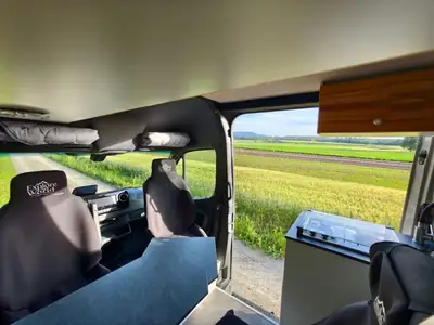 Mercedes-Benz Sprinter 419 4x4 CreaVan — Camping-car familial haut de gamme, 5000 km — Thumbnail 10