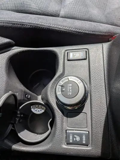 Nissan X-Trail 2017 Diesel — SUV fiable, transmission révisée, prêt pour l'aventure — Miniature 17