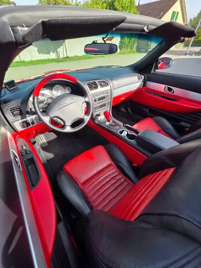 Ford Thunderbird 2003 — Cabriolet collector rare en impeccable état rouge — dashboard