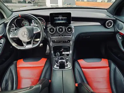 Mercedes-AMG GLC 63 — Performance SUV 510 ch, tout-terrain haute performance — cruscotto