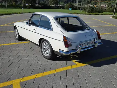 MG MGC 1970 — Coupé anglais emblématique, fraîchement révisé — vista posteriore