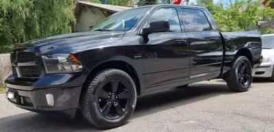 Dodge RAM 5.7L Hemi — Pickup 4x4 musclé, 400 ch et transmission automatique — arrière