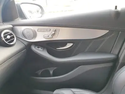 Mercedes-Benz GLC 63 AMG — SUV haute performance, 510 ch, transmission intégrale — Miniature 13