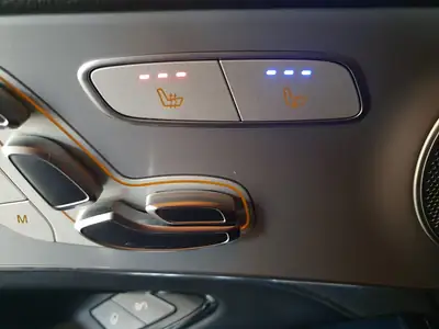 Mercedes-Benz GLC 63 AMG — SUV haute performance, 510 ch, transmission intégrale — Miniature 17