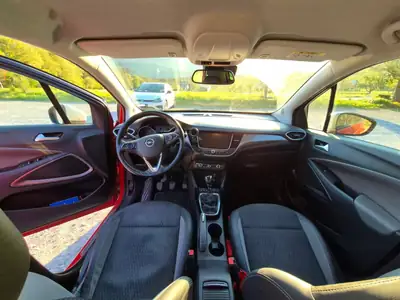 Opel Crossland X 1.6 Diesel 120 ch — SUV compact fiable, entretien récent — Innenraum