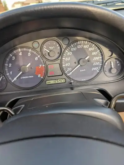 Mazda MX-5 1999 — Roadster légendaire, 140 ch et plaisir de conduite garanti — tableau de bord