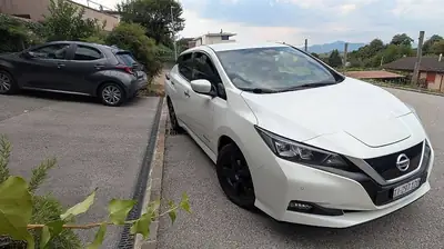 Nissan Leaf 2021 — Citadine électrique 385 km d'autonomie, recharge rapide — Seitenansicht