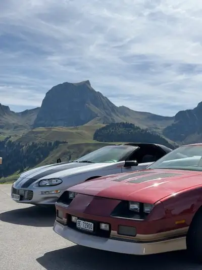 Chevrolet Camaro Z28 5.7 V8 LS1 — Coupé muscle car américain authentique — arrière