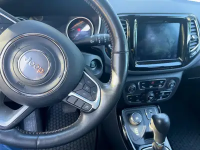 Jeep Compass 170 ch — SUV compact polyvalent, faible kilométrage et entretien récent — Miniatur 11