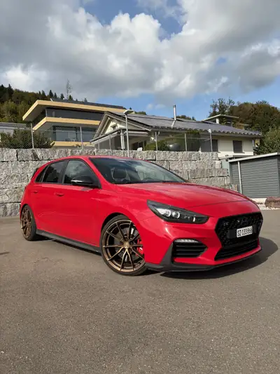 Hyundai i30 Berline — Sportive tuning 275 ch, 8 pneus, CarPlay intégré — vista esterna