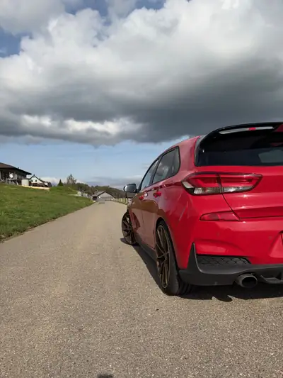 Hyundai i30 Berline — Sportive tuning 275 ch, 8 pneus, CarPlay intégré — interni