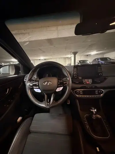 Hyundai i30 Berline — Sportive tuning 275 ch, 8 pneus, CarPlay intégré — Miniatura 8