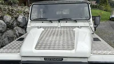 Land Rover Defender 2004 — Le SUV britannique incontournable, robustesse éprouvée — interni