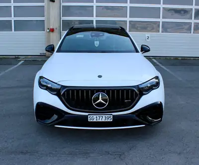 Mercedes-AMG E 53 Hybrid Break — Performance hybride rechargeable, finition exclusive mate — vue extérieure