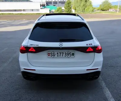 Mercedes-AMG E 53 Hybrid Break — Performance hybride rechargeable, finition exclusive mate — tableau de bord
