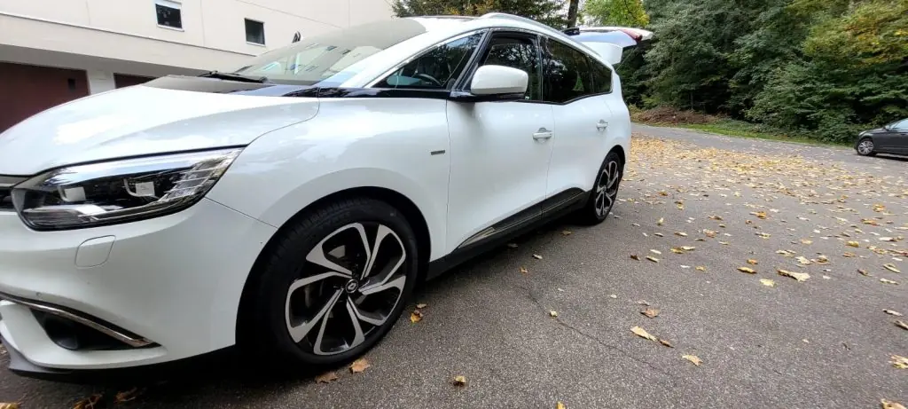 Renault Grand Scenic 2017 occasion Luzern — 1