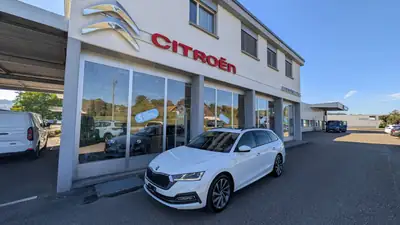 Skoda Octavia 150 ch mHEV — Berline hybride essence, 66'900 km, transmission automatique — vue extérieure