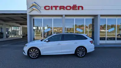 Skoda Octavia 150 ch mHEV — Berline hybride essence, 66'900 km, transmission automatique — tableau de bord
