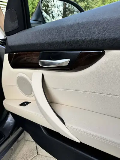 BMW Z4 2009 — Roadster sportif légendaire, 41'500 km seulement — Miniatura 14