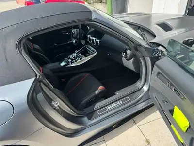 Mercedes-AMG GT Cabriolet — 557 ch, élégance sportive et liberté décapotée — détail
