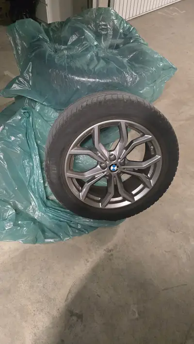 BMW X3 2022 — SUV hybride rechargeable, 29 800 km seulement — Detail