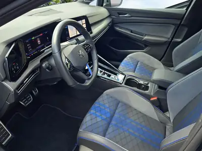 VW Golf 2024 — 319 ch, Toit panoramique et technologie premium — Miniature 10