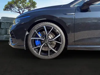 VW Golf 2024 — 319 ch, Toit panoramique et technologie premium — Miniature 16