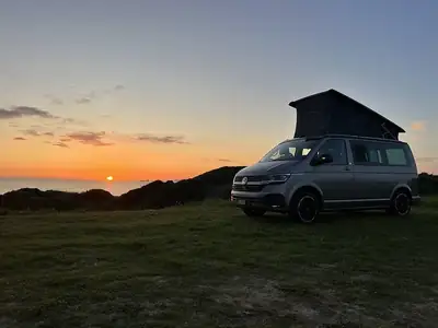 VW T6 California — Monospace aménagé 7 places, diesel performant et équipé — rear view