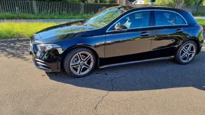 Mercedes-Benz Classe A 200 — Berline compacte premium, 77'000 km, boîte auto — côté