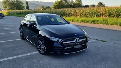 Mercedes-Benz Classe A 200 — Berline compacte premium, 77'000 km, boîte auto — tableau de bord