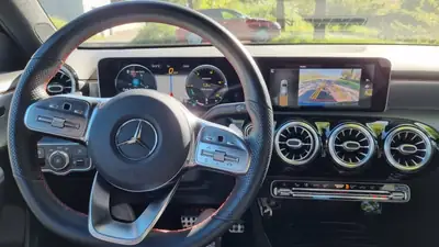 Mercedes-Benz Classe A 200 — Berline compacte premium, 77'000 km, boîte auto — Miniature 7