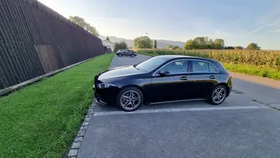 Mercedes-Benz Classe A 200 — Berline compacte premium, 77'000 km, boîte auto — Miniature 11