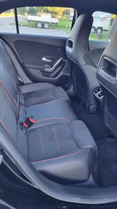 Mercedes-Benz Classe A 200 — Berline compacte premium, 77'000 km, boîte auto — Miniature 12