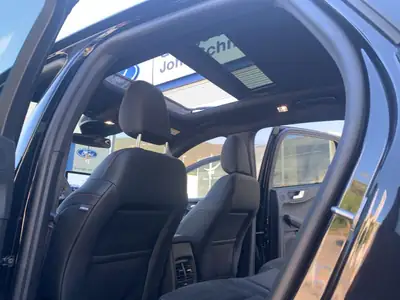 Ford Kuga Hybrid — SUV compact performant et économe, 70 200 km — Miniature 12