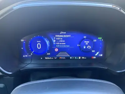 Ford Kuga Hybrid — SUV compact performant et économe, 70 200 km — Miniature 14