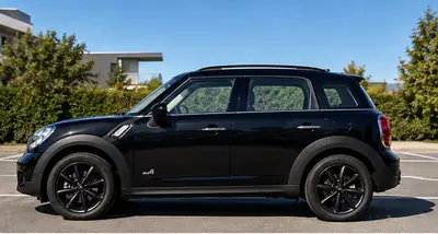 MINI Countryman — SUV polyvalent 184 ch, entretien régulier — Heckansicht