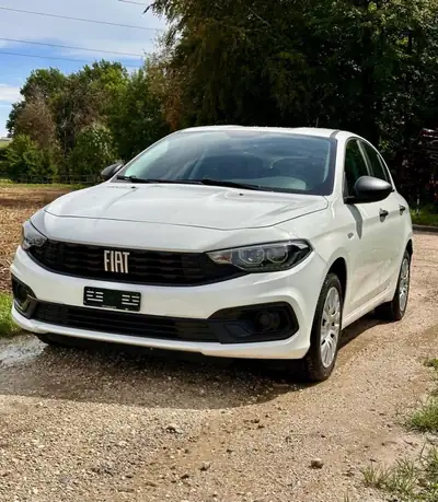 Fiat Tipo Estate 2024 — Hybride MHEV, quasi neuf, très peu kilométré — fianco