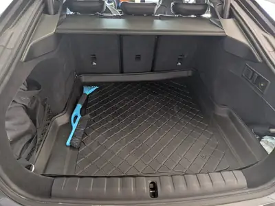 BMW i4 2025 — Berline électrique performante, 29'500 km, équipement premium — Miniature 11