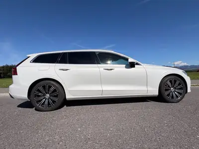 Volvo V60 PHEV 2021 — Hybride rechargeable performant, 124'000 km — tableau de bord