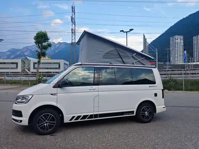 VW T6 California 2018 — L'van aménagé diesel performant, 33 000 km seulement — Seitenansicht