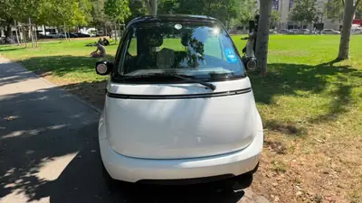 MICRO Microlino — Citadine électrique ultra-compacte, 8100 km seulement — vue extérieure