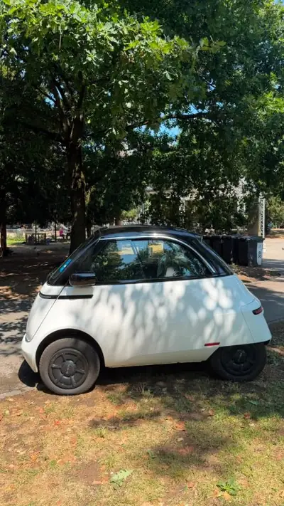 MICRO Microlino — Citadine électrique ultra-compacte, 8100 km seulement — côté