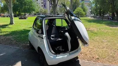 MICRO Microlino — Citadine électrique ultra-compacte, 8100 km seulement — Miniature 8